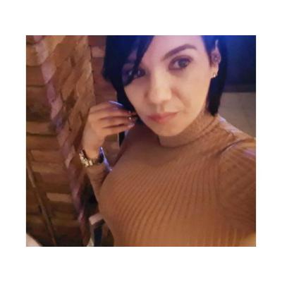 ERIKA MASAJISTA UNIVERSITARIA