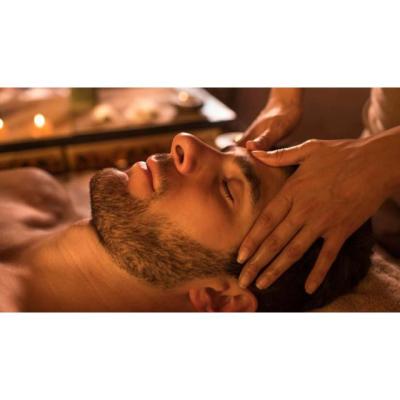 Masajista especialista en terapias de relajación