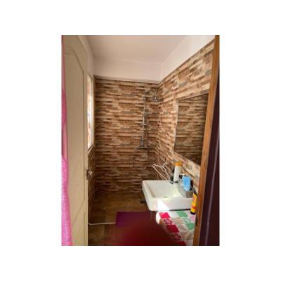 Alquilo cabina para Masajes en La Sagrera, Barcelona
