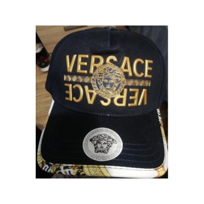 Gorras Versace y otras marcas