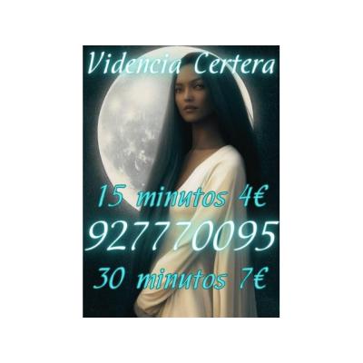 "Tu Destino en Sintonía: Tarot en Llamada"