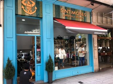 dependiente lencería masculina