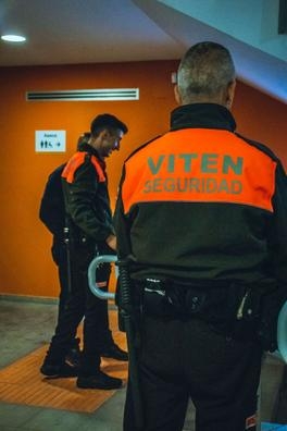 VIGILANTE DE SEGURIDAD CHAMBERÍ