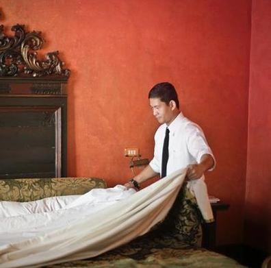 CAMARERO DE PISOS / VALET