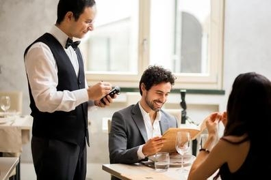 se busca Camarero profesional