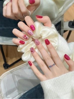 ofrezco empleos de manicurista