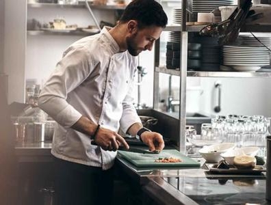 Urge Ayudante de Cocina con Experiencia