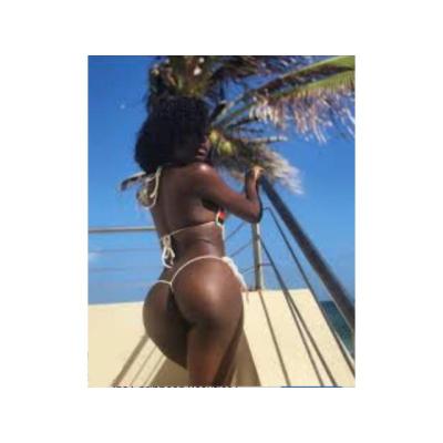 BUSCO CHICA DE TEZ NEGRA CULTA Y EXTROVERTIDA