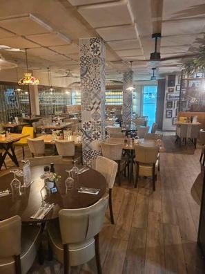 Se necesita camareros/as y barman