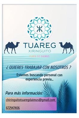 Camarero en chiringuito de playa