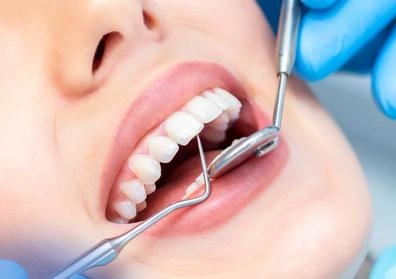 AUXILIAR CLINICA DENTAL