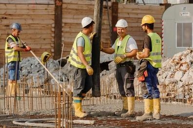 ayudantes de limpieza de obra