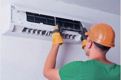 TECNICO INSTALACION AIRES ACONDICIONADOS