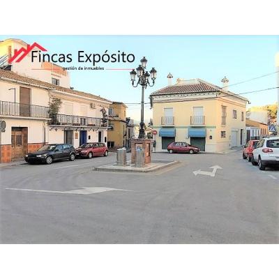 SE VENDE CASA PARA REFORMAR