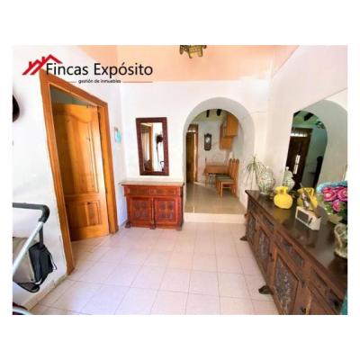 SE VENDE CASA PARA REFORMAR