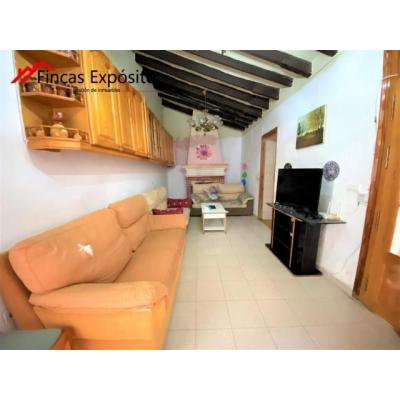 SE VENDE CASA PARA REFORMAR