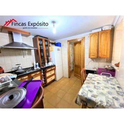 SE VENDE CASA PARA REFORMAR