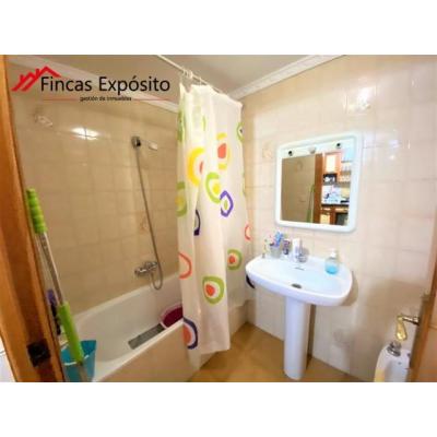 SE VENDE CASA PARA REFORMAR