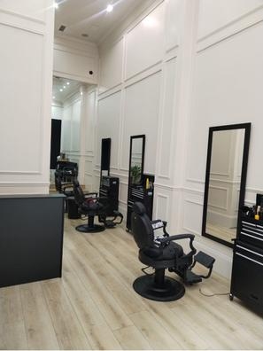 Busco Barbero con experiencia y papeles