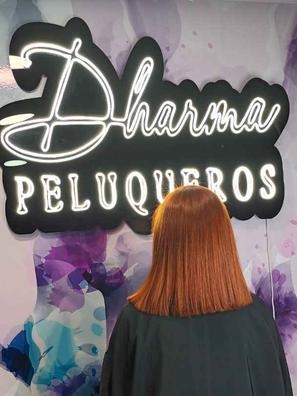 Ofresco empleo de ayudanta de peluquería