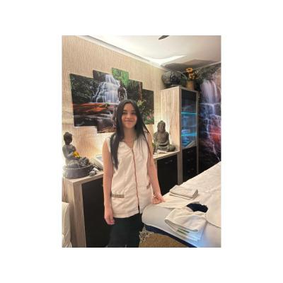 Sofia joven colombiana Masajes terapeuticos.