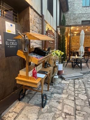 cocineros, ayudantes de cocina, y camare