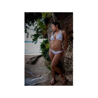 BUSCO CHICA ASIÁTICA EDUCADA Y CORDIAL