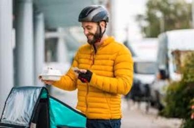 SE BUSCA REPARTIDOR CON MOTO