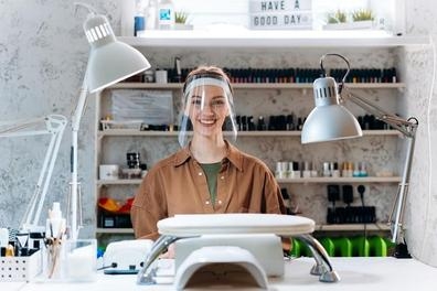 MANICURISTA EN CADIZ