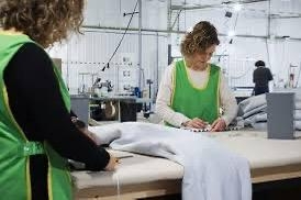 **Se Necesita Costurera**
