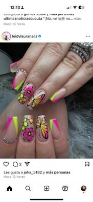 Manicurista con experiencia