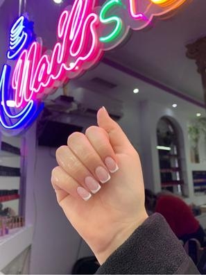 SE BUSCA MANICURISTA