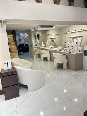 SE BUSCA MANICURISTA/ PAGO A COMISIÓN