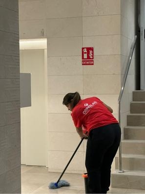 Chica para limpieza