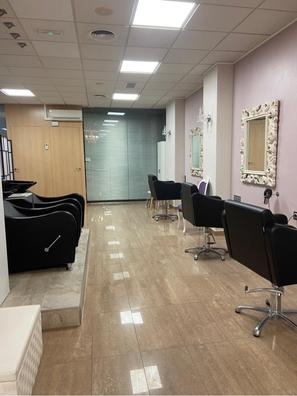 Busco PELUQUERA /ESTETICIEN