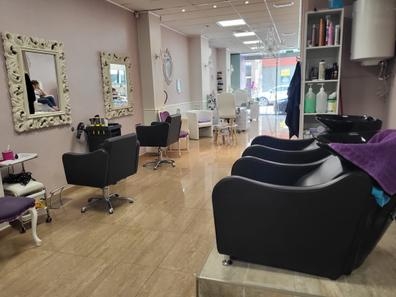 Se Precisa PeLUQUERA/MANICURISTA