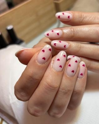 Manicurista / Técnica de uñas ??