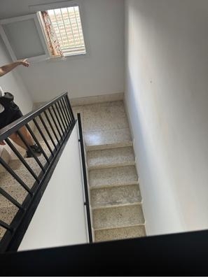 se necesita albañil y Peon