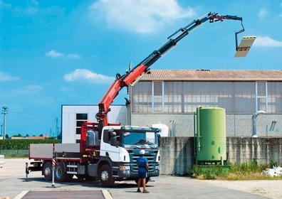 conductor camion grua pluma