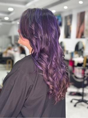 se necesita peluquera / o