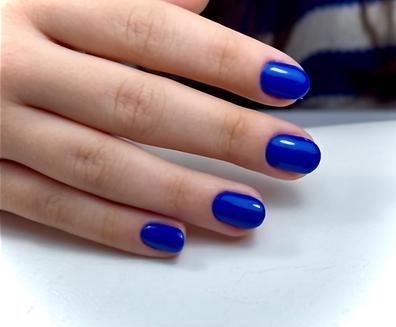 manicura y pedicura.