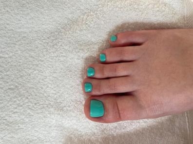 manicura y pedicura.