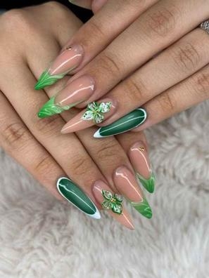 Se necesita manicurista