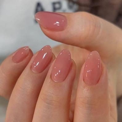 se necesita manicurista