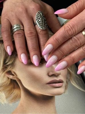 BUSCO MANICURISTA MOSTOLES