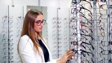 AUXILIAR DE OPTICA/DEPENDIENTA
