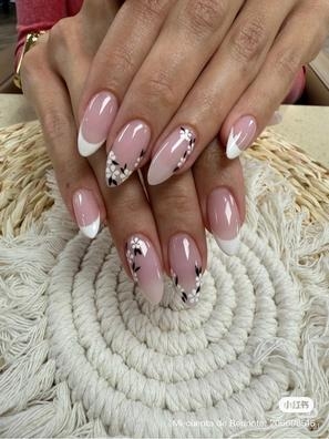 manicurista con experiencia avanzado