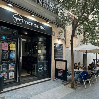 Camarero 35 horas/semana en Teatro/Bar