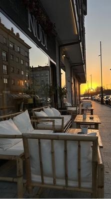SE BUSCA CAMARERO/O PARA CAMBADOS