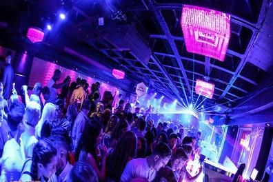 RRPP RELACIONES PÚBLICAS DISCOTECA